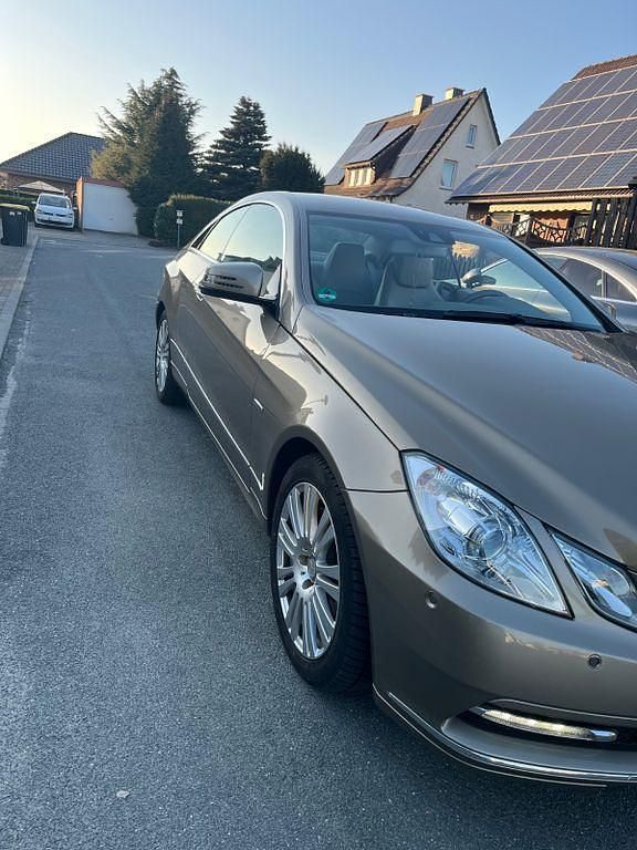 Second-hand Mercedes E350 Elegance 306 CP (225 kW) 2012 Bej Coupe