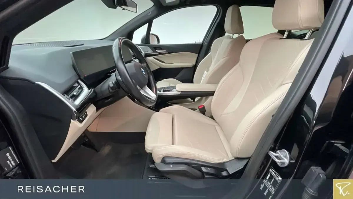 Gebraucht BMW 220 Active Tourer Sport Line 156 PS (114 kW) 2022 Schwarz Van / Kleinbus