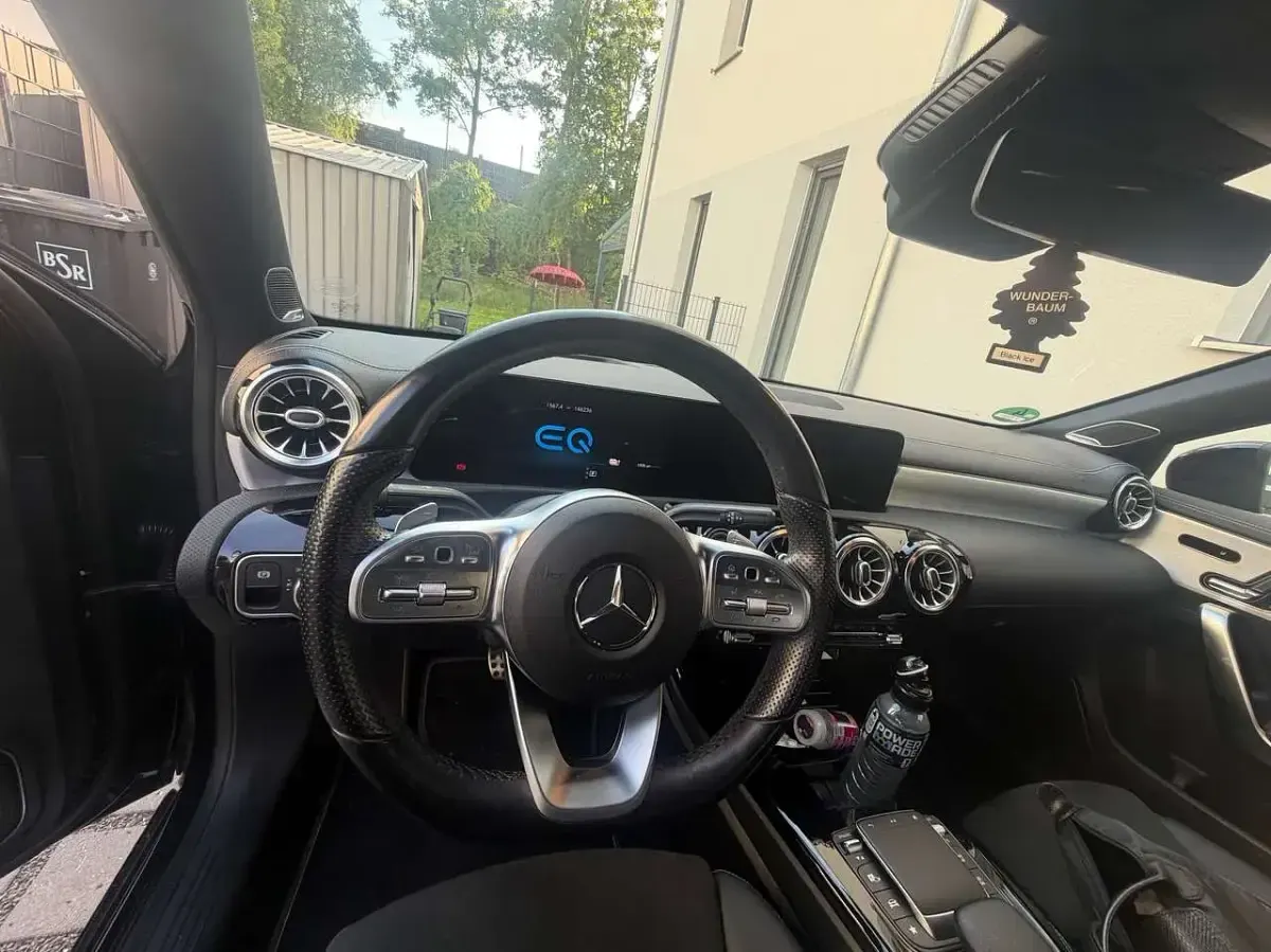Gebraucht Mercedes 250 AMG line 160 PS (117 kW) 2020 Schwarz Limousine