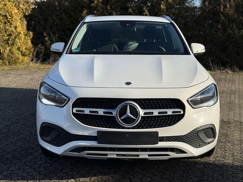 Gebraucht Mercedes GLA220 190 PS (139 kW) 2021 Weiß SUV