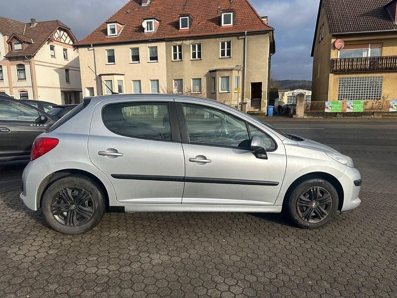 Gebraucht Peugeot 207 Tendance 89 PS (65 kW) 2007 Grau Limousine