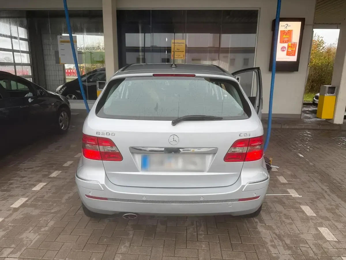 Gebraucht Mercedes B200 140 PS (102 kW) 2007 Silber Van / Kleinbus