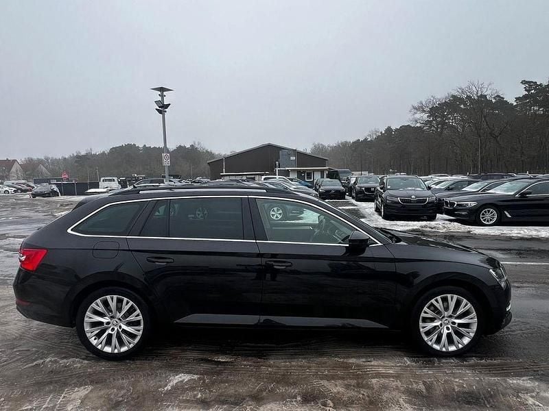 Gebraucht Skoda Superb 150 PS (110 kW) 2020 Schwarz Kombi