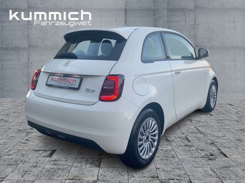Gebraucht Fiat 500e Action 2022 Arktis weiß (weiß) Limousine