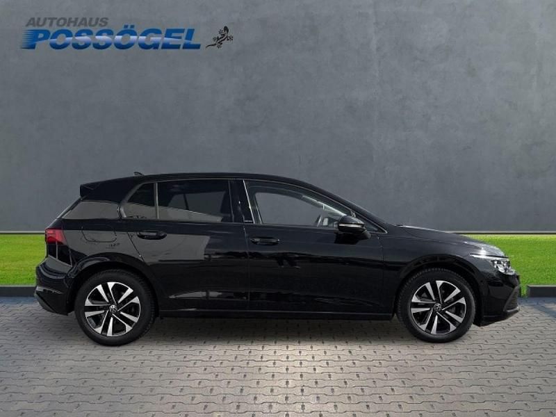 Gebraucht VW Golf VIII United 150 PS (110 kW) 2020 Deep black perleffekt (metallic) Limousine