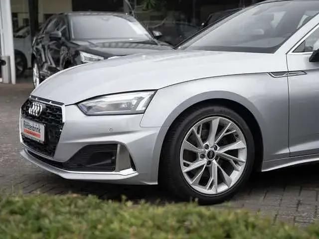 Gebraucht Audi A5 Sportback Advanced 163 PS (119 kW) 2022 Grau (florettsilber metallic) Kleinwagen