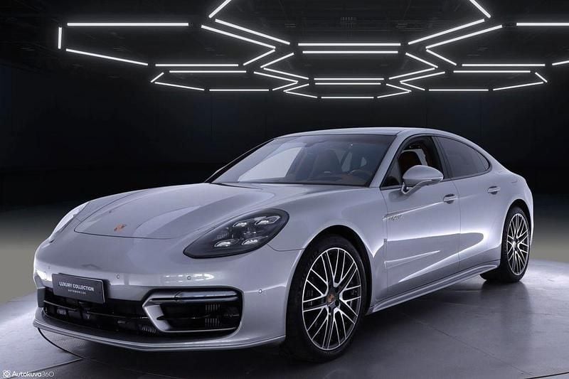 Silber Gebraucht 2023 Porsche Panamera Turbo S Limousine | 155.900 € (Fairer Preis) - Bild 1/4