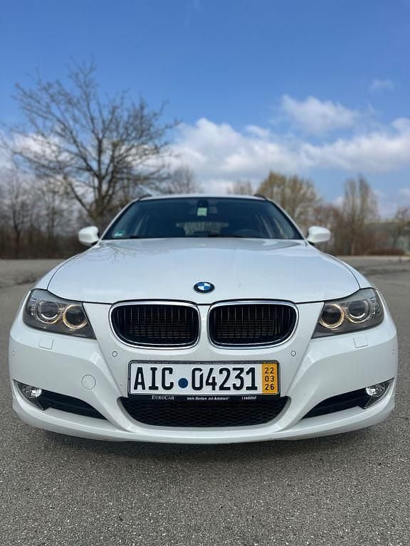Gebraucht BMW 316 116 PS (85 kW) 2011 Weiß Kombi