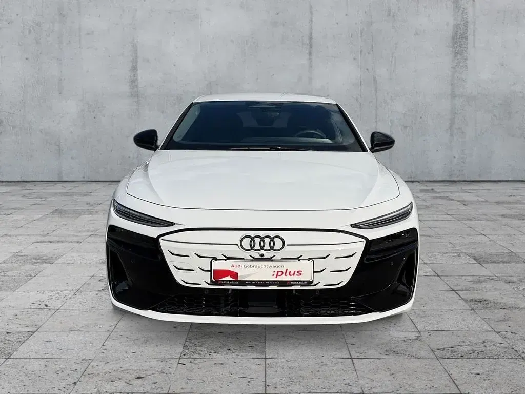 Begagnad Audi A6 e-tron S-Line 269 kW (367 HK) 2025 Vit Kombi