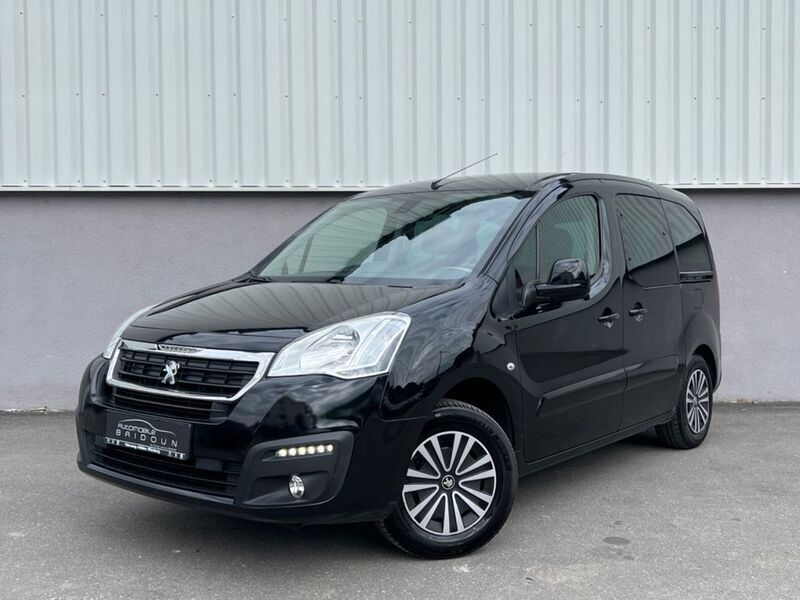 Schwarz Gebraucht 2015 Peugeot Partner Tepee Active Van / Kleinbus | 8.990 € (Fairer Preis) - Bild 1/4