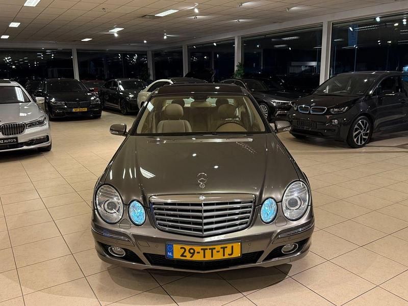 Gebraucht Mercedes E320 224 PS (164 kW) 2007 Grau Limousine