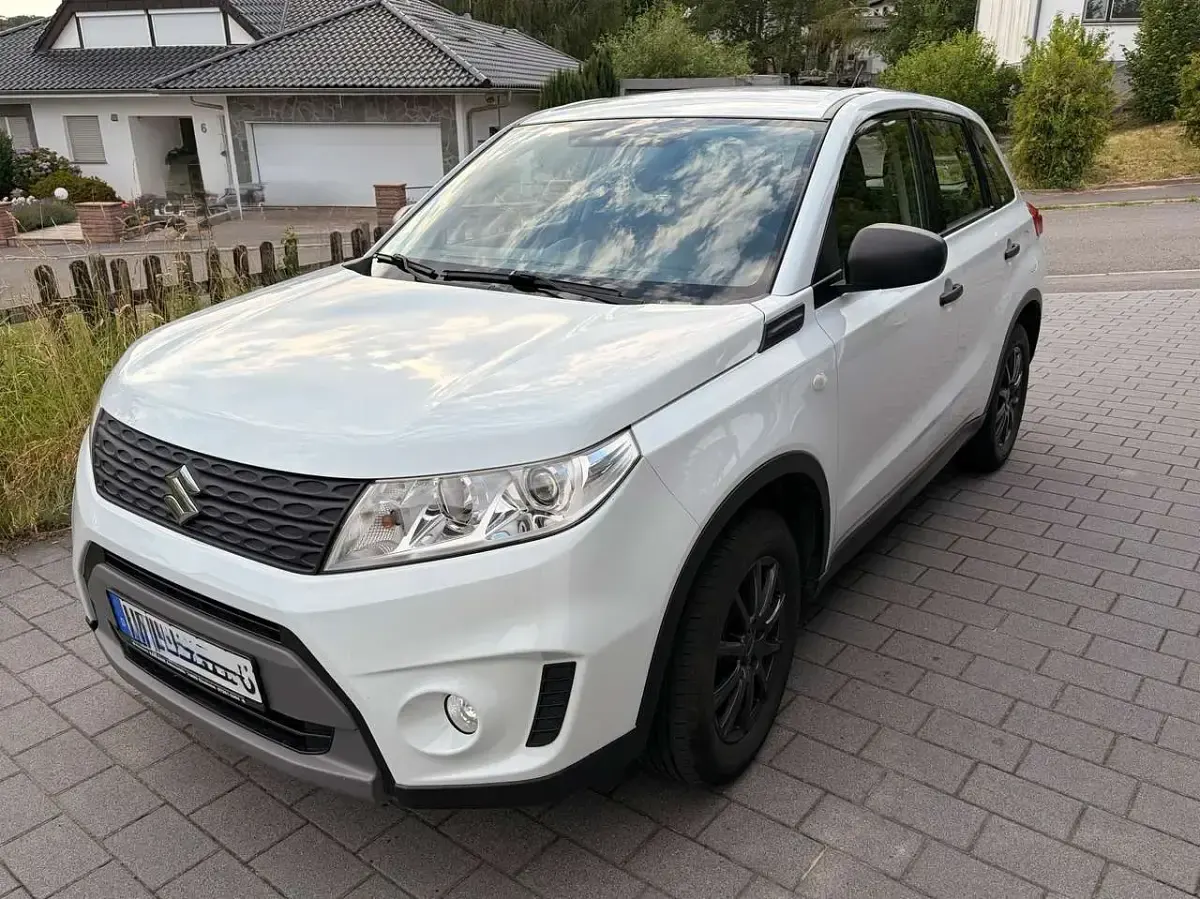 Gebraucht Suzuki Vitara Comfort 120 PS (88 kW) 2016 Weiß SUV