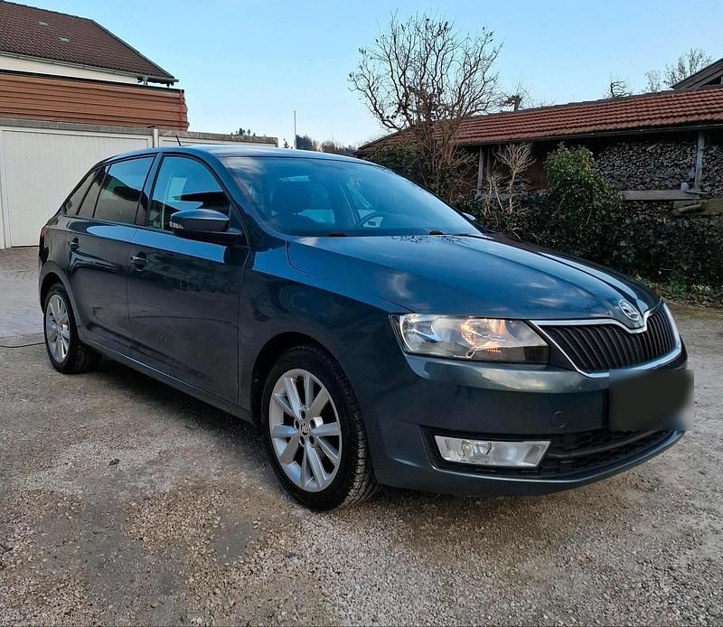 Gebraucht Skoda Rapid 90 PS (66 kW) 2017 Grau Kleinwagen