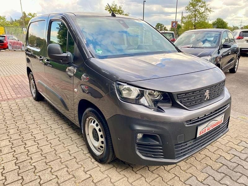 Gris platinium Gebraucht 2019 Peugeot Partner Premium Van | 9.500 € (Teuer) - Bild 1/4