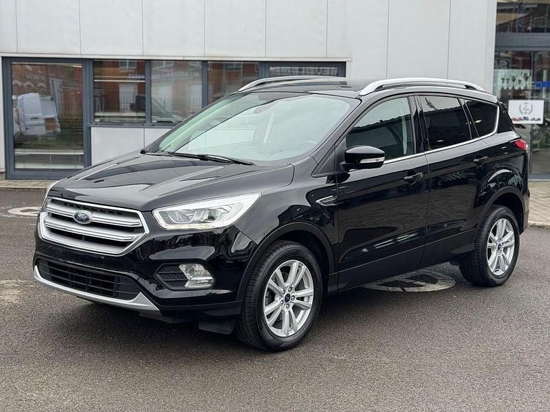 Schwarz Gebraucht 2019 Ford Kuga Cool & Connect SUV | 9.900 € (Superpreis) - Bild 1/4