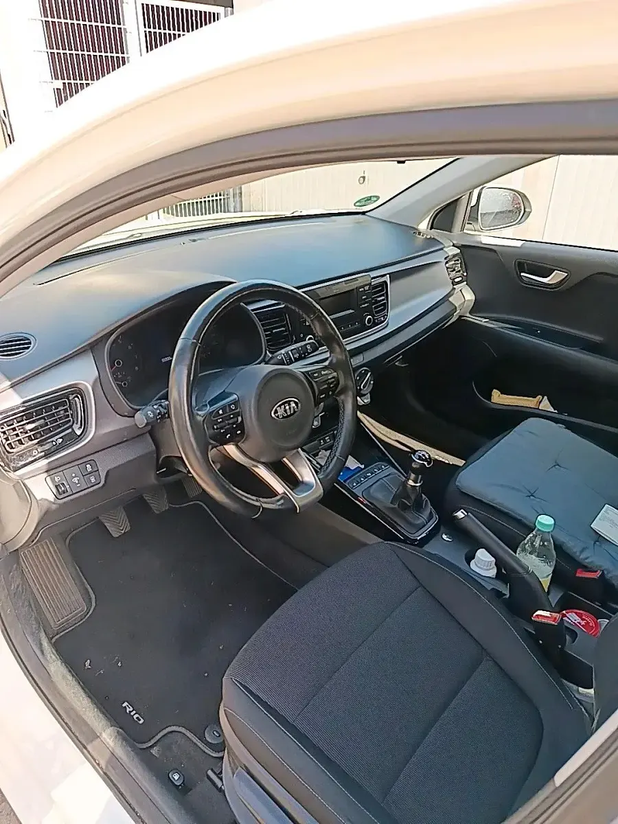 Gebraucht Kia Rio 85 PS (62 kW) 2018 Weiß Kleinwagen