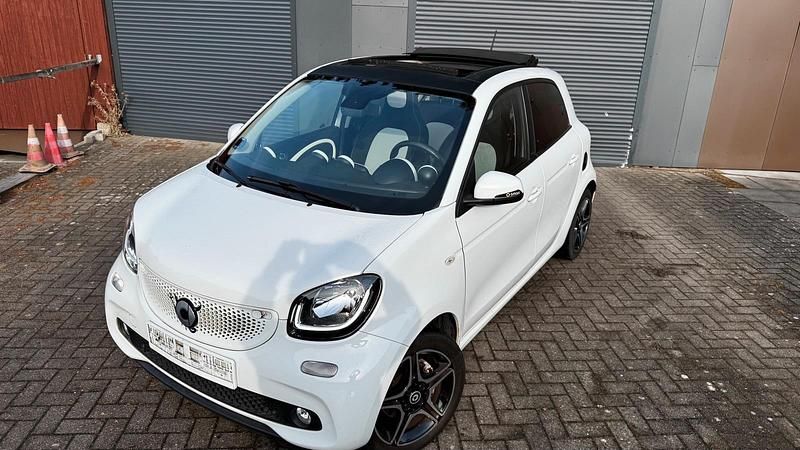 Gebraucht Smart ForFour Passion 66 PS (48 kW) 2017 Weiß Kleinwagen