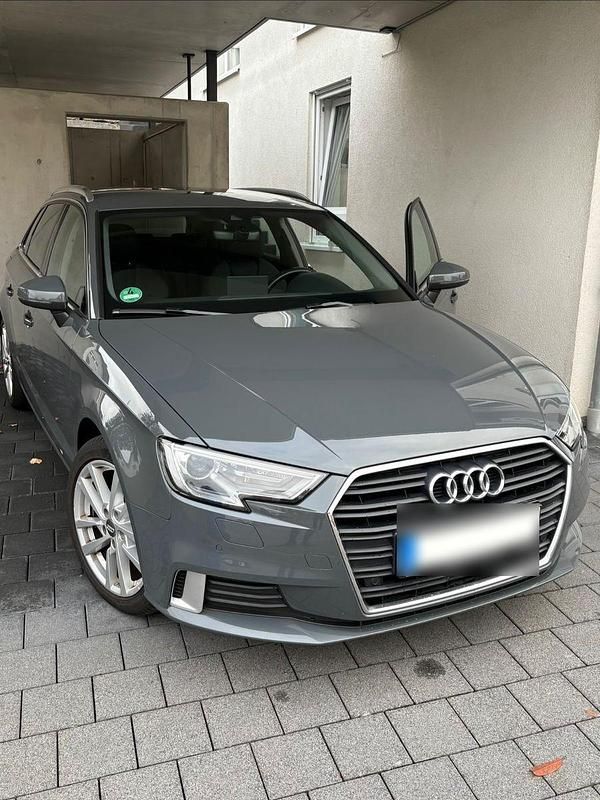 Gebraucht Audi A3 Sport 150 PS (110 kW) 2017 Grau Limousine