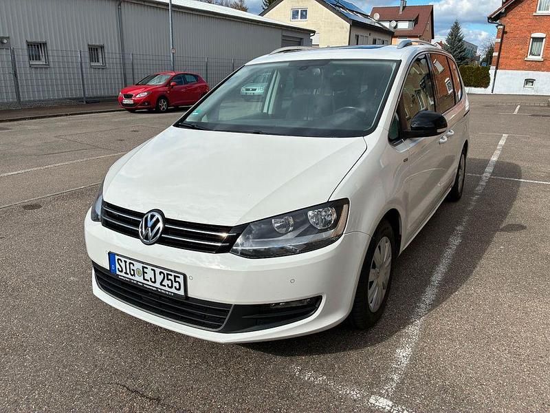 Gebraucht VW Sharan 140 PS (102 kW) 2012 Weiß Van / Kleinbus