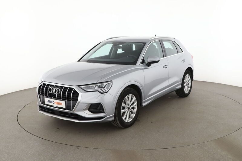 Grau Gebraucht 2021 Audi Q3 Advanced SUV | 28.640 € (Guter Preis) - Bild 1/4