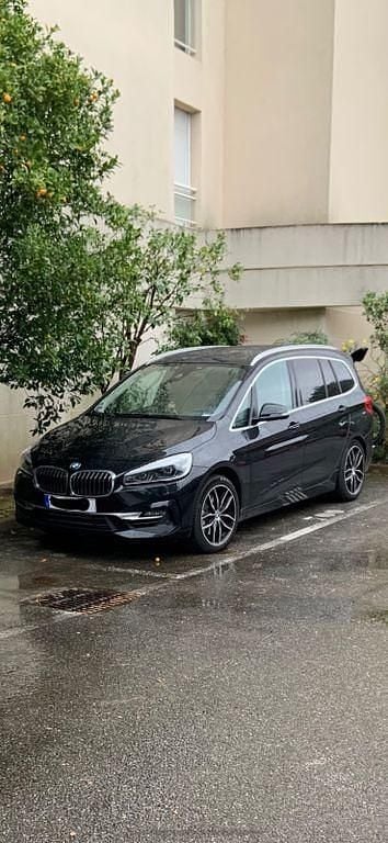 Gebraucht BMW 220 Gran Tourer Luxury Line 178 PS (130 kW) 2023 Schwarz Van / Kleinbus