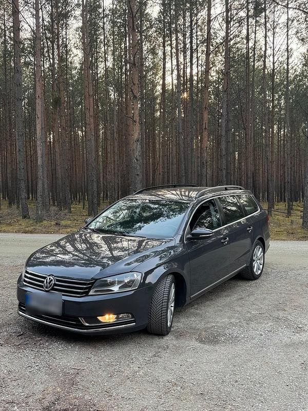 Usata VW Passat 140 CV (102 kW) 2013 Grigio Station wagon