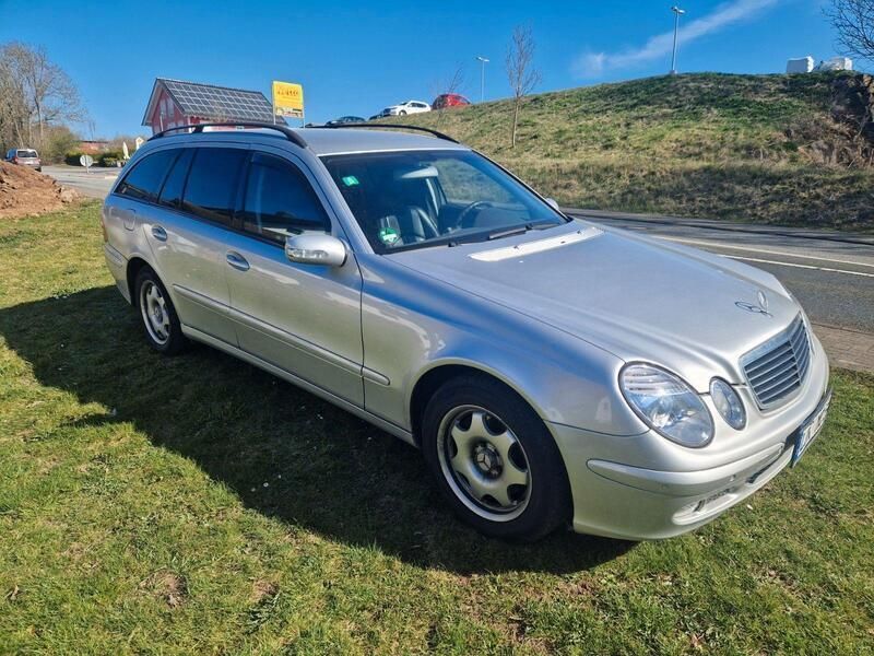 Silber Gebraucht 2003 Mercedes 240 Kombi | 1.999 € - Bild 1/4