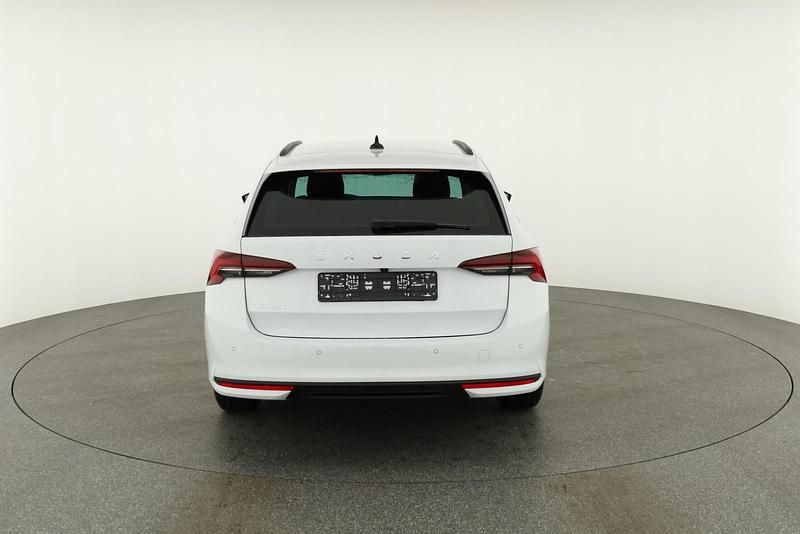 Neu Skoda Octavia Selection 150 PS (110 kW) 2025 Moon white perleffekt Kombi