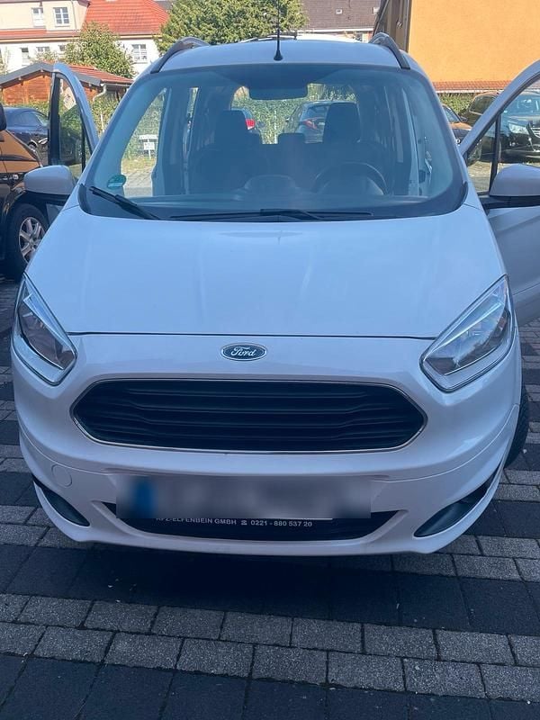 Weiß Gebraucht 2016 Ford Tourneo Courier Van / Kleinbus | 6.500 € (Fairer Preis) - Bild 1/4