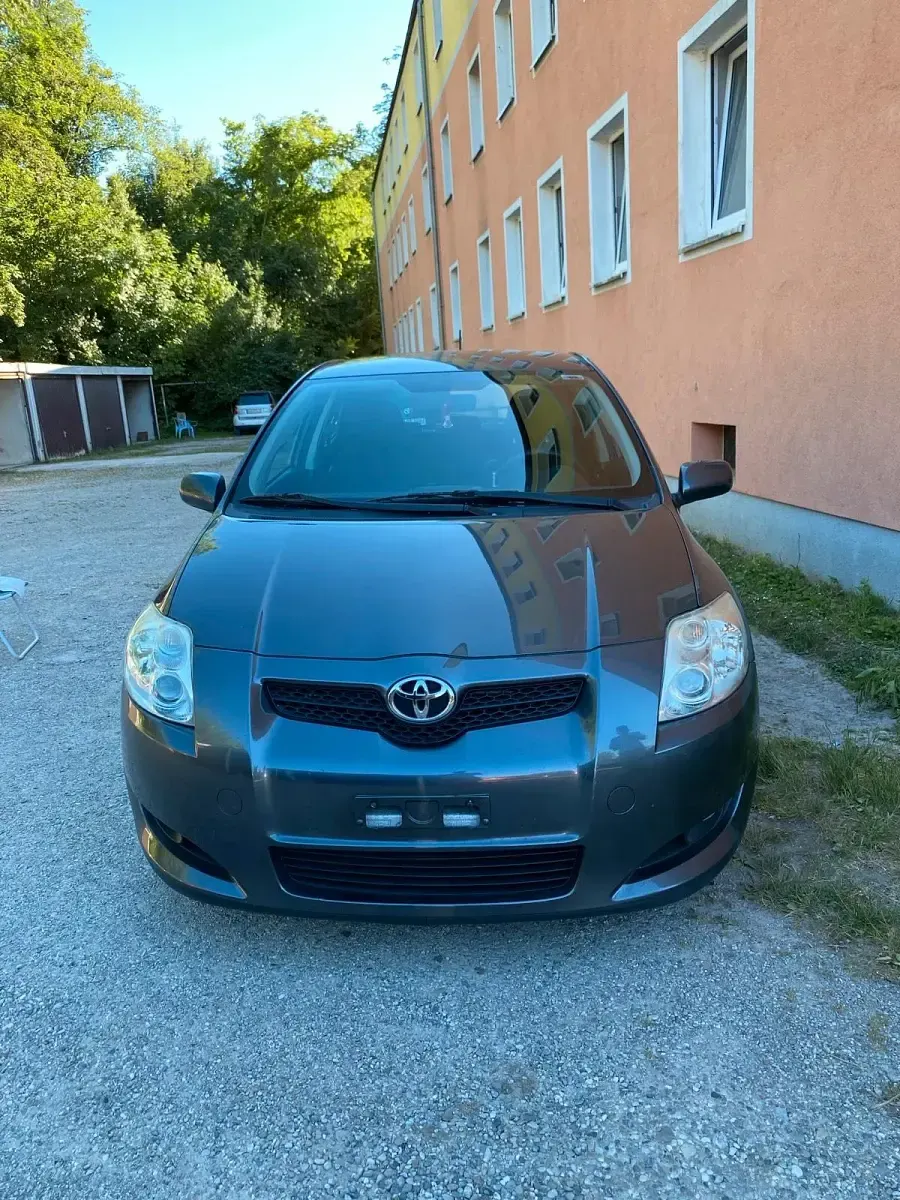 Gebraucht Toyota Auris 97 PS (71 kW) 2007 Grau Kleinwagen