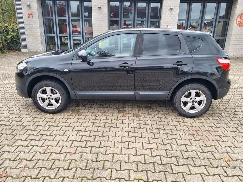 Schwarz Gebraucht 2010 Nissan Qashqai Visia SUV | 4.590 € (Fairer Preis) - Bild 1/4