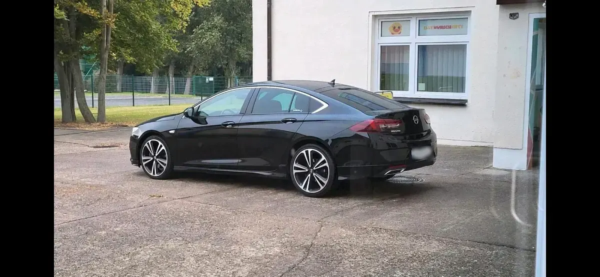 Gebraucht Opel Insignia 174 PS (127 kW) 2021 Schwarz Limousine