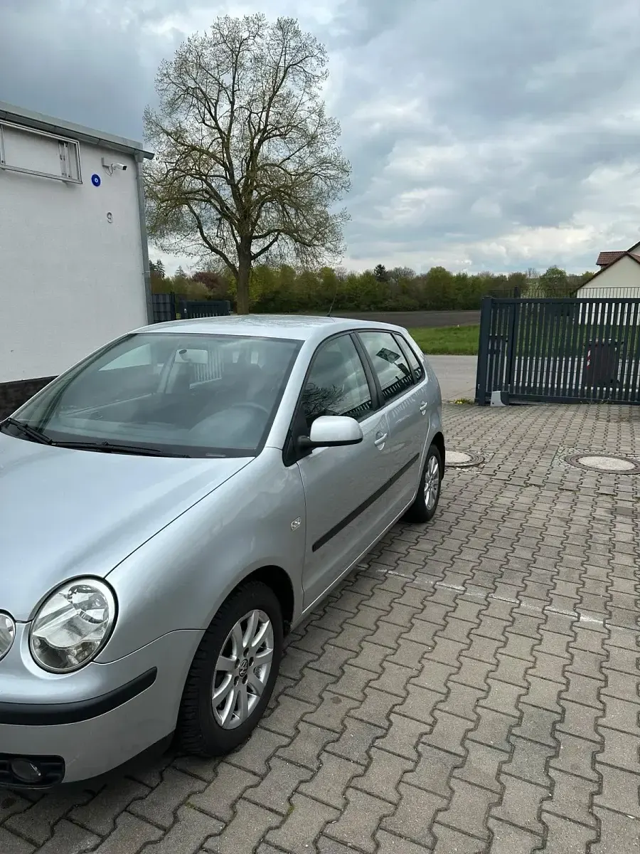 Brugt VW Polo 75 HK (55 kW) 2004 Sølv Hatchback