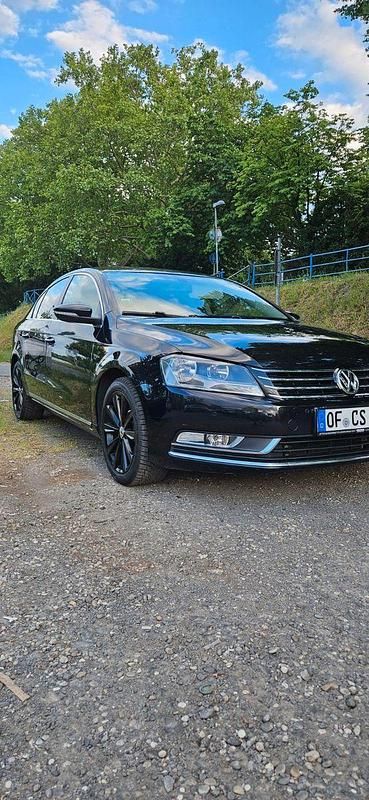 Schwarz Gebraucht 2013 VW Passat Highline Limousine | 9.300 € (Fairer Preis) - Bild 1/4