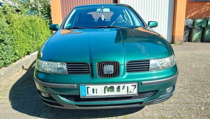 Grün Gebraucht 2001 Seat Leon Limousine | 1.800 € (Fairer Preis) - Bild 1/4