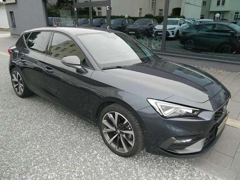 Magnetic grau Gebraucht 2022 Seat Leon Beats Limousine | 22.490 € (Fairer Preis) - Bild 1/4