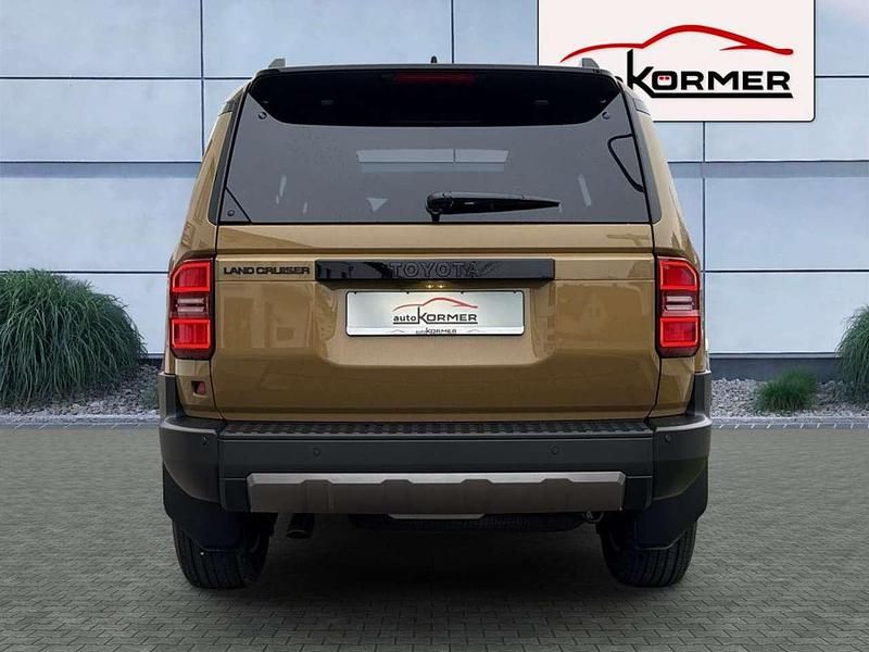 Gebraucht Toyota Land Cruiser TEC-Edition 204 PS (150 kW) 2024 Sand metallic SUV