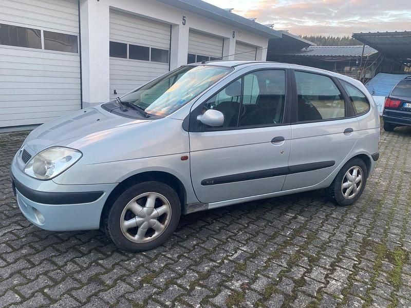 Gebraucht Renault Scénic Dynamique 107 PS (78 kW) 2000 Silber Van / Kleinbus