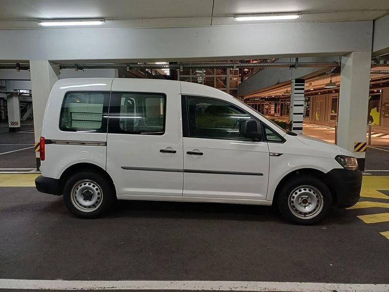 Gebraucht VW Caddy 102 PS (75 kW) 2017 Candyweiß Van / Kleinbus