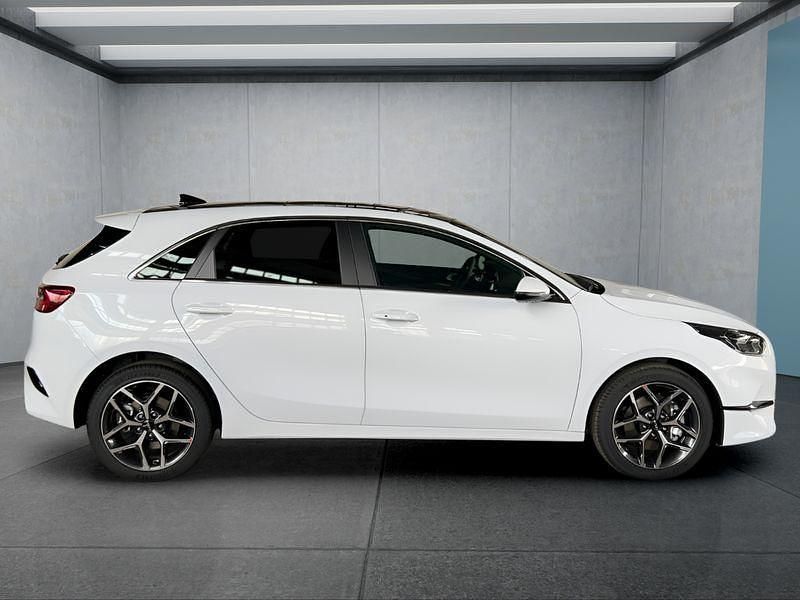 Gebraucht Kia Ceed Platinum 140 PS (102 kW) 2025 Weiß Kleinwagen