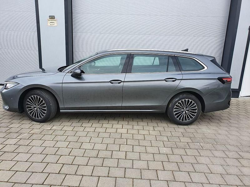 Second-hand VW Passat 150 CP (110 kW) 2025 Gri Break
