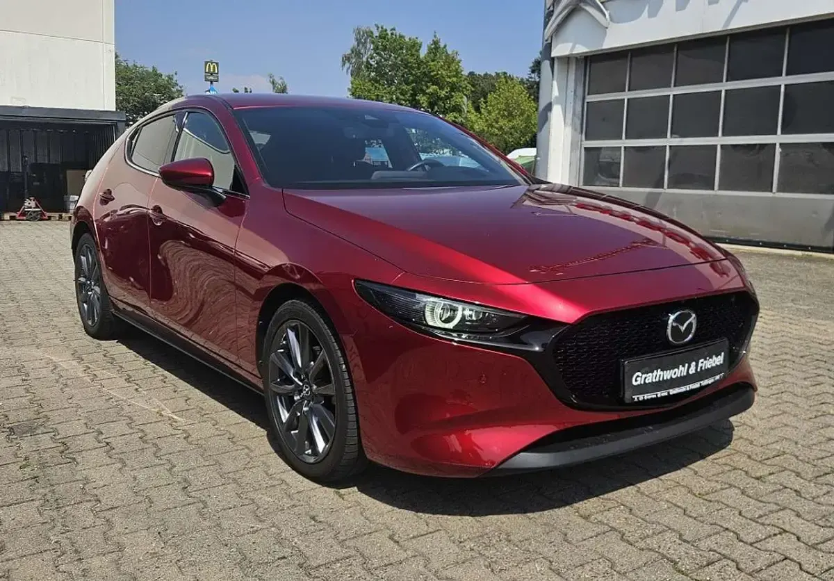 Gebraucht Mazda 3 Selection 122 PS (89 kW) 2021 Magmarot Limousine