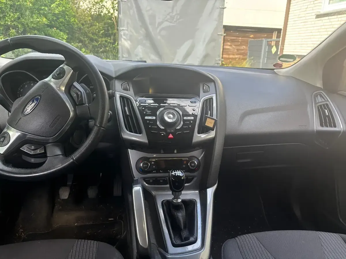 Gebraucht Ford Focus Titanium 125 PS (91 kW) 2012 Schwarz Kombi