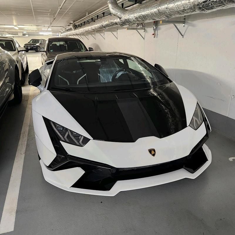 Second-hand Lamborghini Huracán 640 CP (470 kW) 2023 Alb Coupe