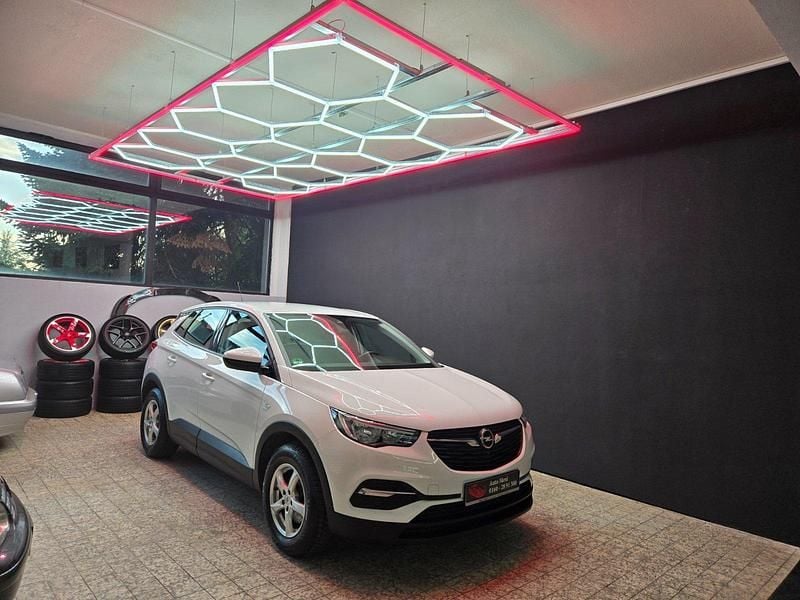 Weiß Gebraucht 2018 Opel Grandland X SUV | 13.250 € (Guter Preis) - Bild 1/4