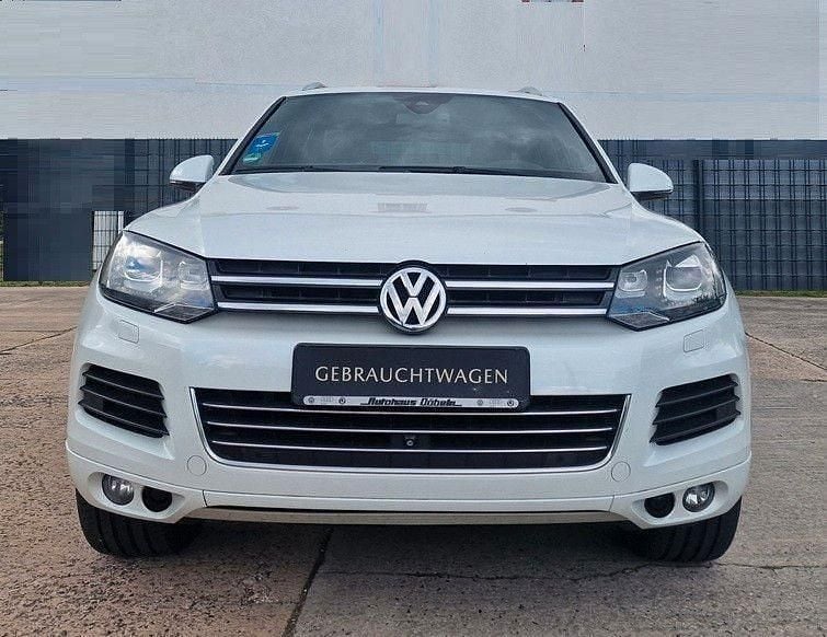 Weiß Gebraucht 2014 VW Touareg Exclusive SUV | 20.599 € (Etwas zu teuer) - Bild 1/4