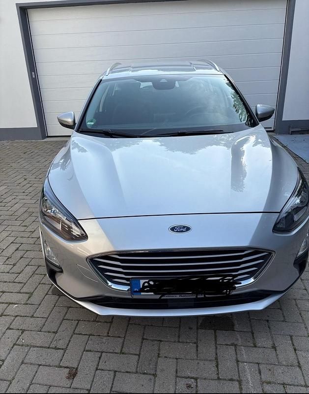 Silber Gebraucht 2021 Ford Focus Kombi | 13.400 € (Guter Preis) - Bild 1/4