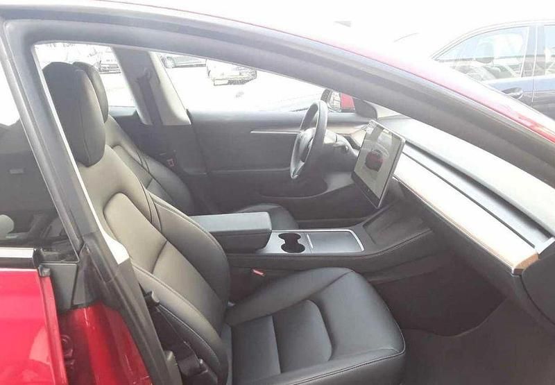 Gebraucht Tesla Model 3 366 kW (498 PS) 2022 Rot metallic Limousine