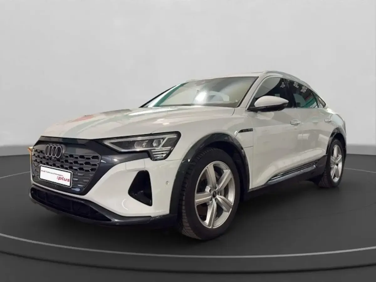 Gebraucht Audi Q8 Sportback e-tron Advanced 250 kW (340 PS) 2024 Gletscherweiß metallic SUV