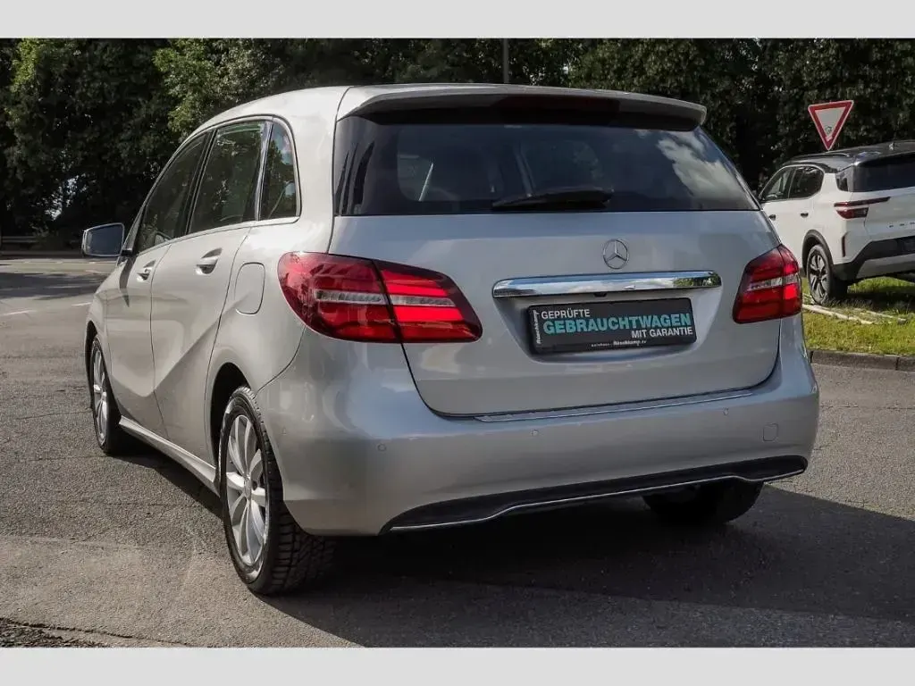 Gebraucht Mercedes B200 Style 156 PS (114 kW) 2016 Silber Kleinwagen